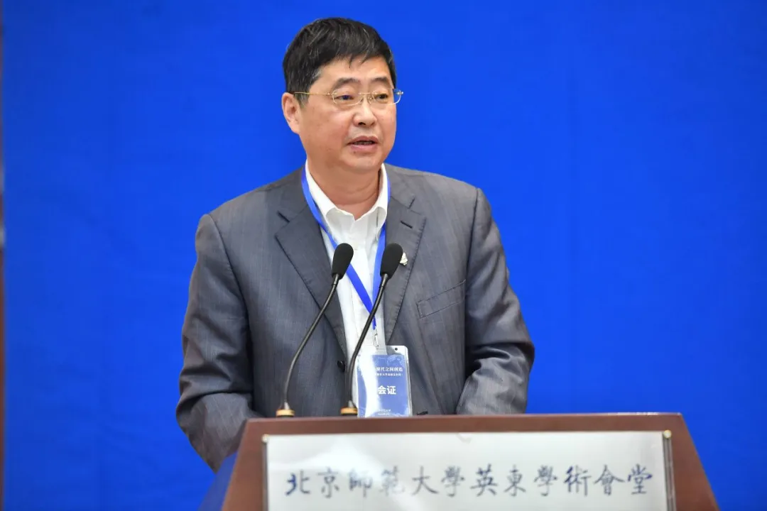 上海戏剧公司杨扬.jpg